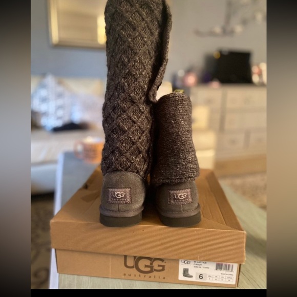Ugg Australia Classic Cardy boots size 6 - Picture 2 of 5